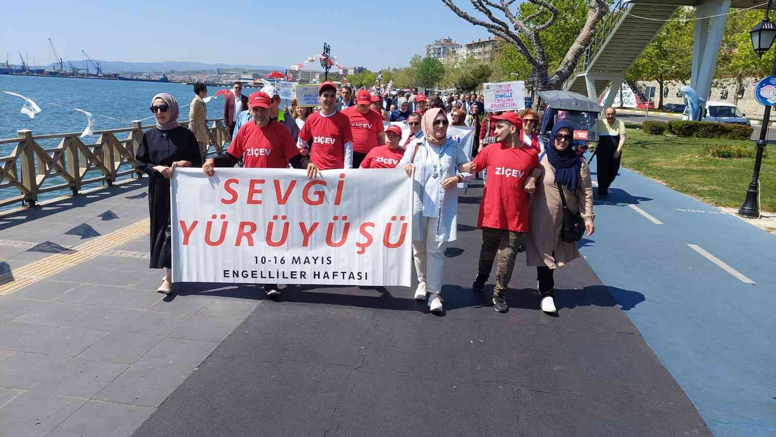 Tekirdağ’ın Süleymanpaşa ilçesinde engelliler, farkındalık yürüyüşü gerçekleştirdi. Tekirdağ’da Engelliler Haftası’na yönelik düzenlenen ...