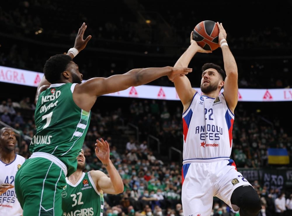 THY EuroLeague’de sezonun sayı kralı Anadolu Efes’in başarılı basketbolcusu Vasilije Micic oldu. THY EuroLeague’de Final-Four’a kalan Anadolu ...