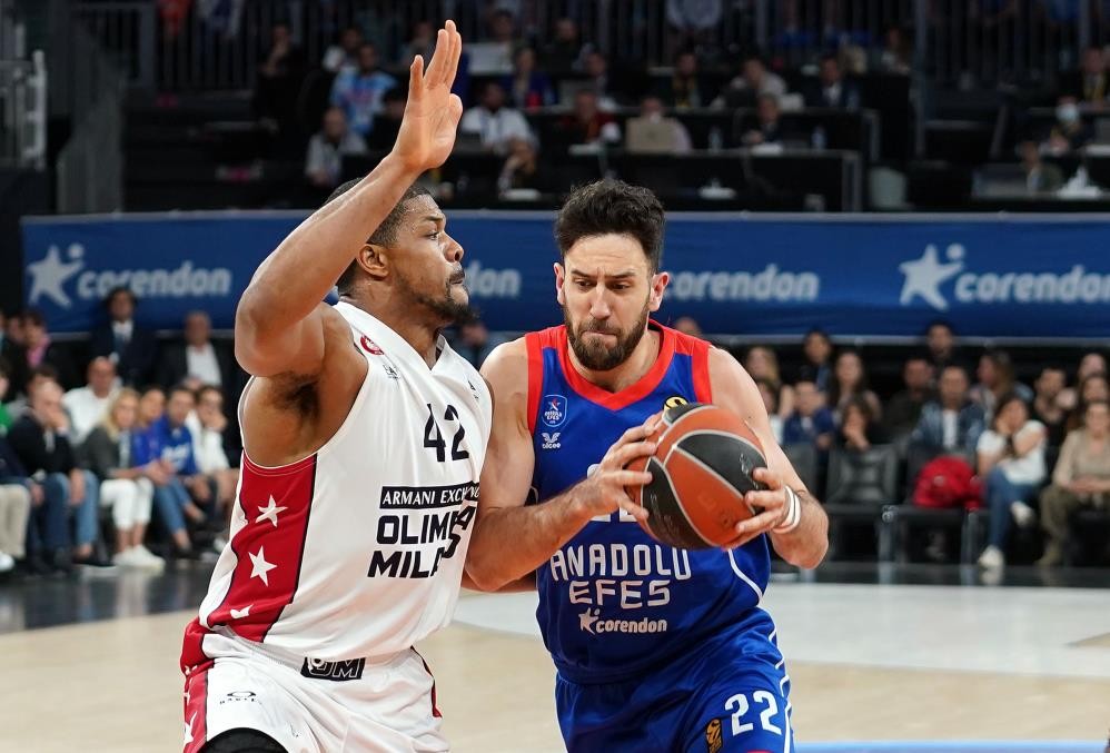 THY EuroLeague’de sezonun sayı kralı Anadolu Efes’in başarılı basketbolcusu Vasilije Micic oldu. THY EuroLeague’de Final-Four’a kalan Anadolu ...