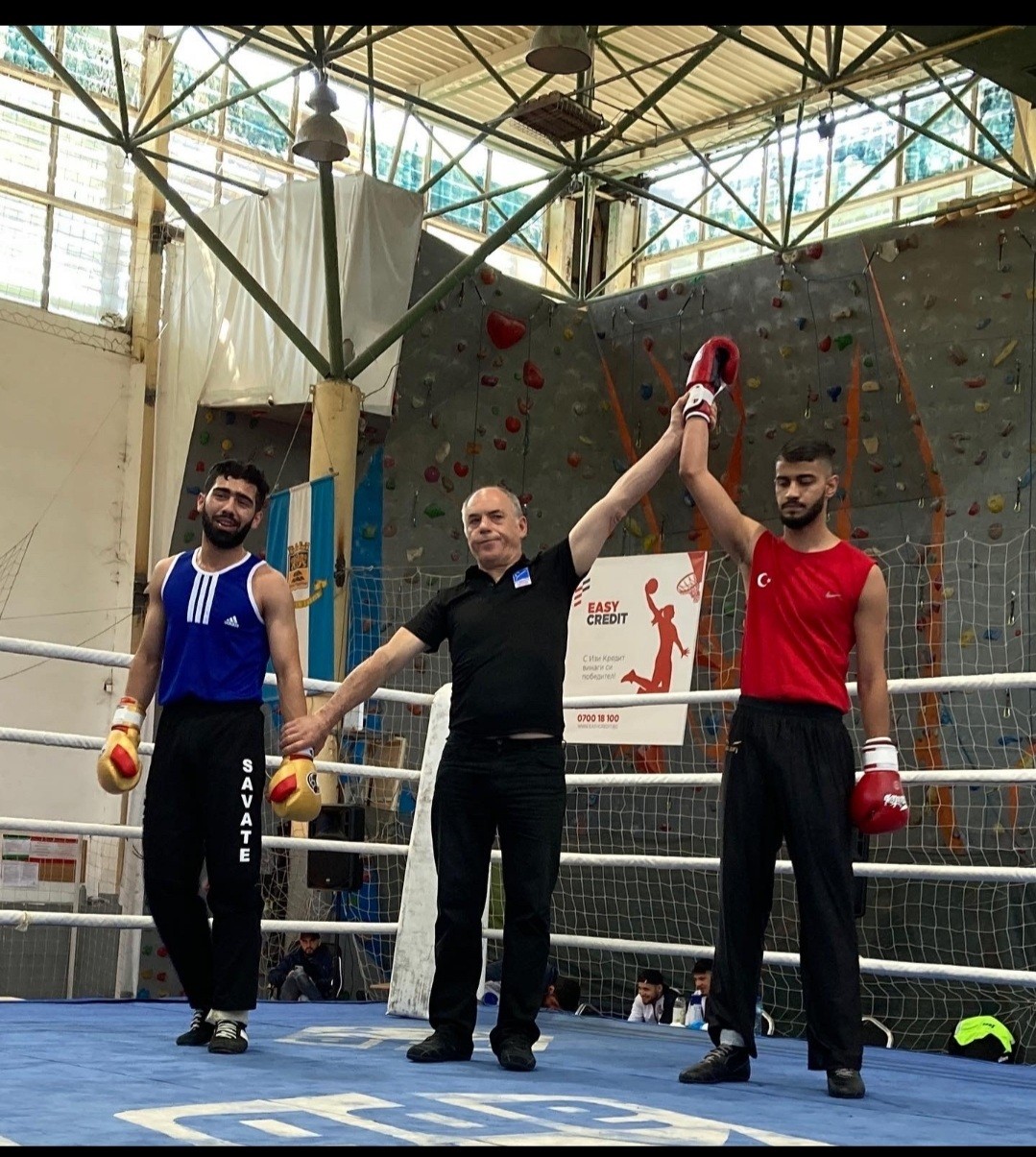 Savate Milli Takım sporcusu Yusuf Kurtal, Combat Dünya Cup Şampiyonu ve Assaut 2.’si olarak 1 altın, 1 gümüş madalya kazandı. Savate World Combat ...