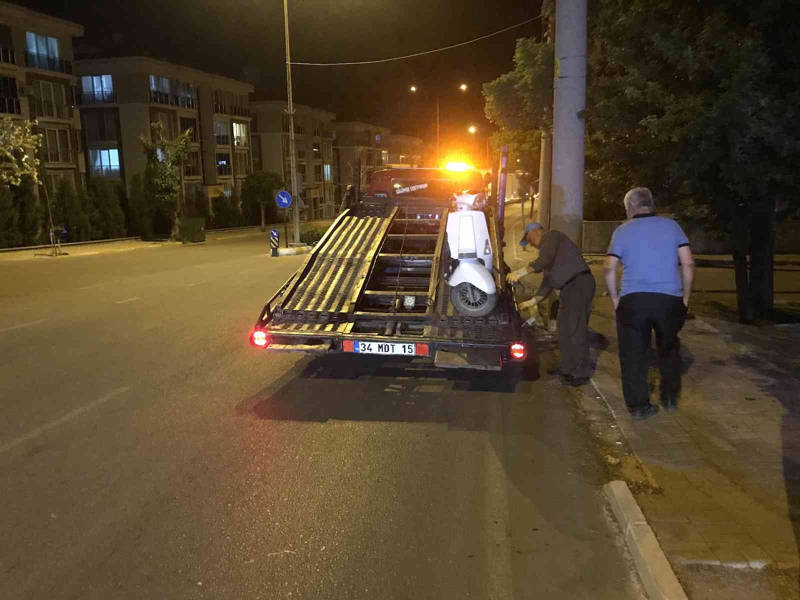 Edirne’nin Uzunköprü ilçesinde otomobilin sıkıştırdığı motosiklet elektrik direğine çarptı. Sürücü kazada yaralandı. Edinilen bilgiye göre kaza ...