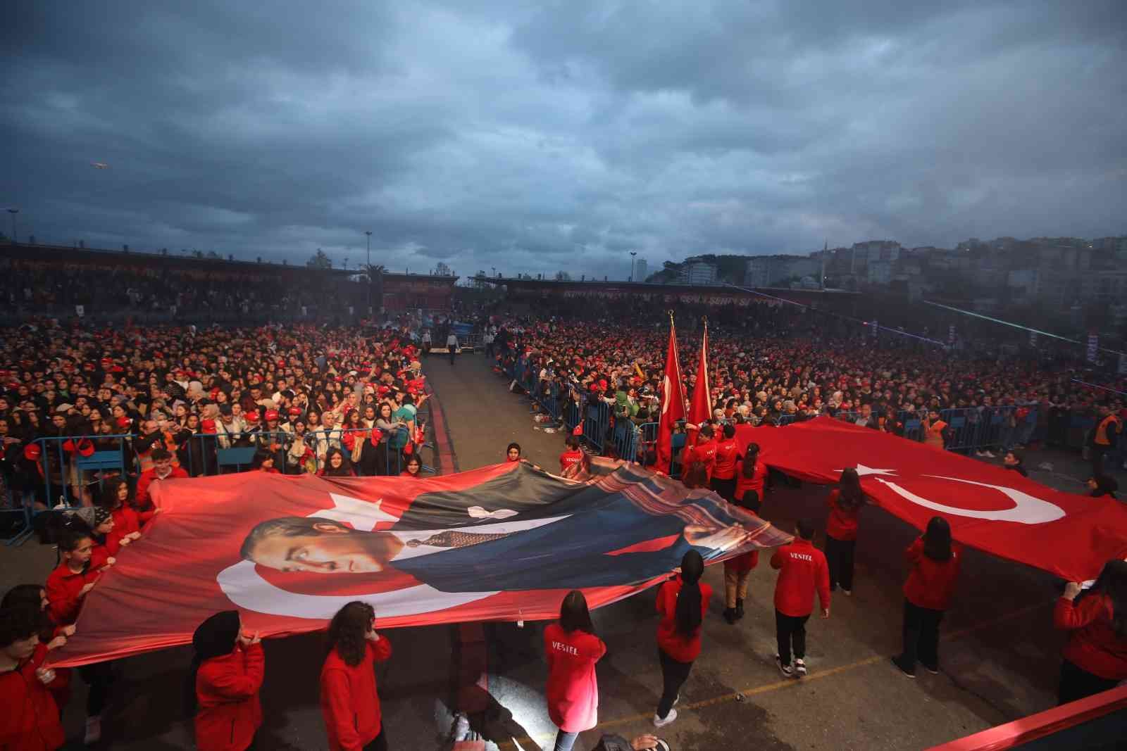 Özlenen 19 Mayıs coşkusu Vestel ile yeniden canlandı. 19 Mayıs Atatürk’ü Anma, Gençlik ve Spor Bayramı’nda Millî Mücadele’nin ilk adımının ...