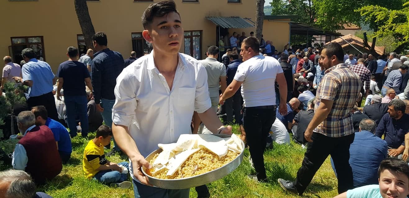 Sakarya’nın Taraklı ilçesinde hasat döneminde bol ürün elde edilebilmesi için yüzyıllardır yapılan ve pandemi sebebiyle 2 yıl ara verilen gelenek ...