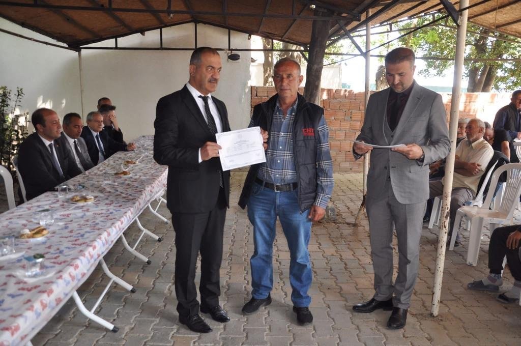 Tekirdağ’ın Şarköy İlçesinde düzenlenen zeytin ağacı budama kursunu tamamlayanlar belgelerine kavuştu. Tarım ve Orman Bakanlığı ile Milli Eğitim ...