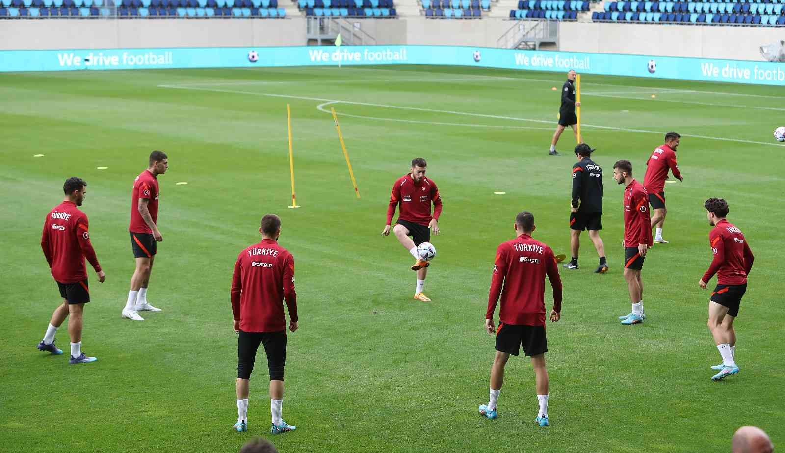 A Milli Futbol Takımı, UEFA Uluslar C Ligi 1. Grup’taki üçüncü maçında yarın deplasmanda karşılaşacağı Lüksemburg maçının hazırlıklarına bu akşam ...