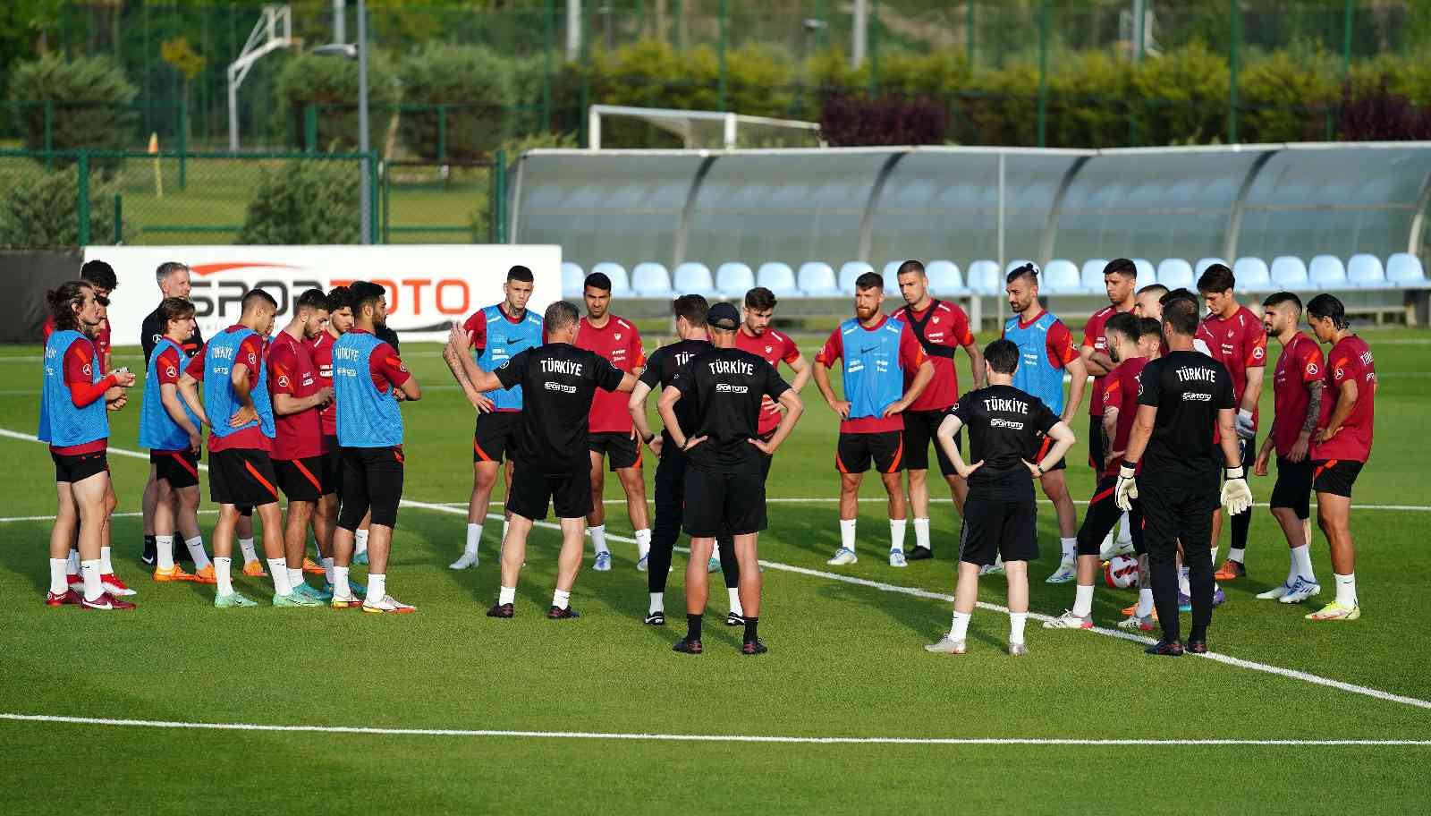 A Milli Futbol Takımı, UEFA Uluslar C Ligi 1. Grup ilk müsabakasında yarın Faroe Adaları ile karşı karşıya gelecek. UEFA Uluslar C Ligi 1. Grup ...