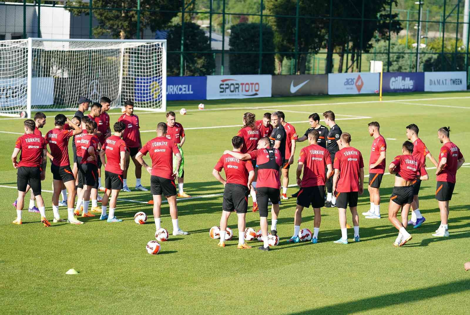 A Milli Futbol Takımı, UEFA Uluslar C Ligi 1. Grup ilk müsabakasında yarın Faroe Adaları ile karşı karşıya gelecek. UEFA Uluslar C Ligi 1. Grup ...