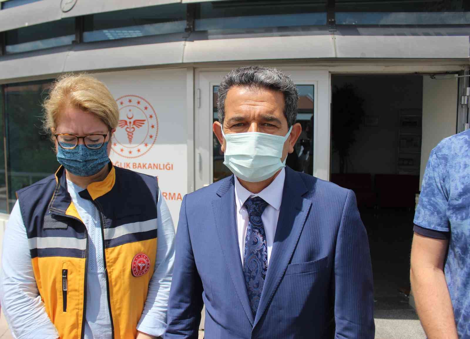 Kırklareli’nde askeri araç ile İlçe Milli Eğitim Müdürlüğü otomobilinin çarpıştığı kazada 1 öğretmen hayatını kaybetti, aralarında askeri ...