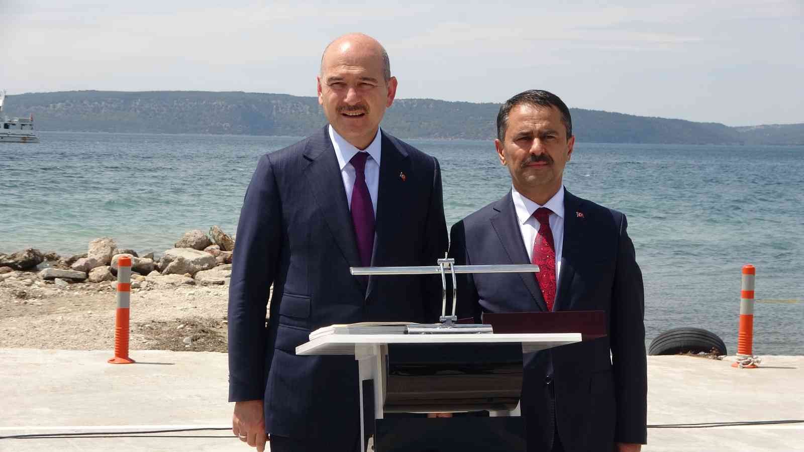 İçişleri Bakanı Süleyman Soylu, Çanakkale Jandarma Eğitim Merkez Komutanlığı içerisinde bulunan Emine Hatun Camii’nin açılışına katıldı. İçişleri ...