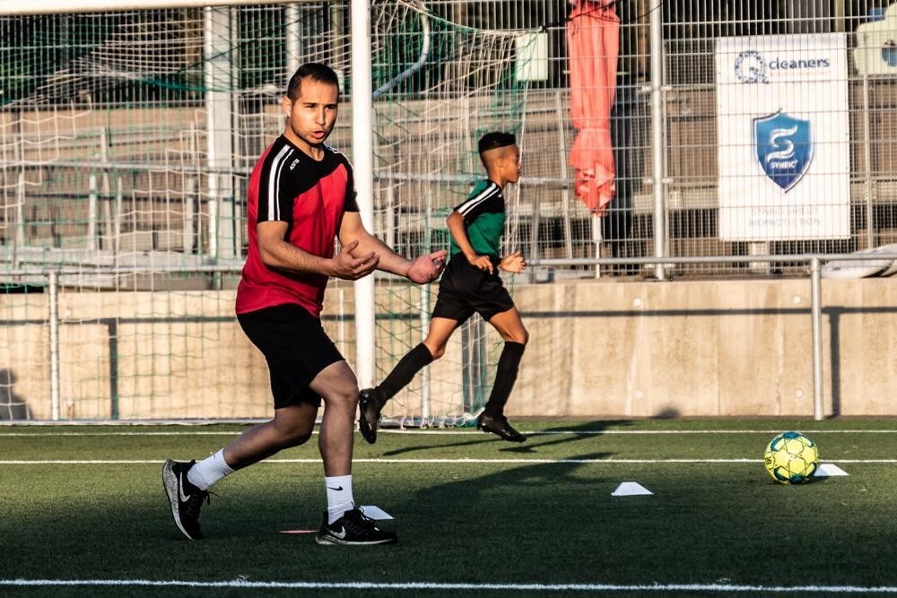 Belçika doğumlu Türk Teknik Direktör Abdullah Çapan, futbol kariyerindeki hızlı yükselişi nedeniyle bir anda ülkenin en çok konuşulan spor ...