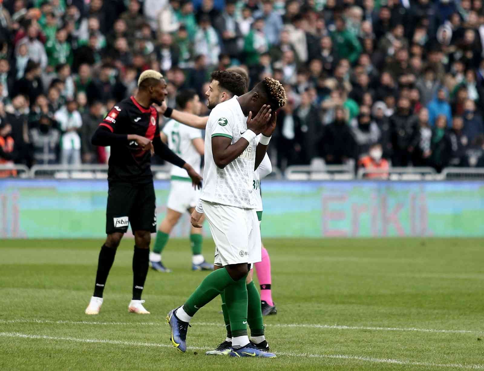 Geçen sezona ligin en değerli takımı olarak başlayan ve küme düşen Bursaspor’a karşı Süper Lig’e yükselen ekiplerin maliyetleri ağızları açık ...