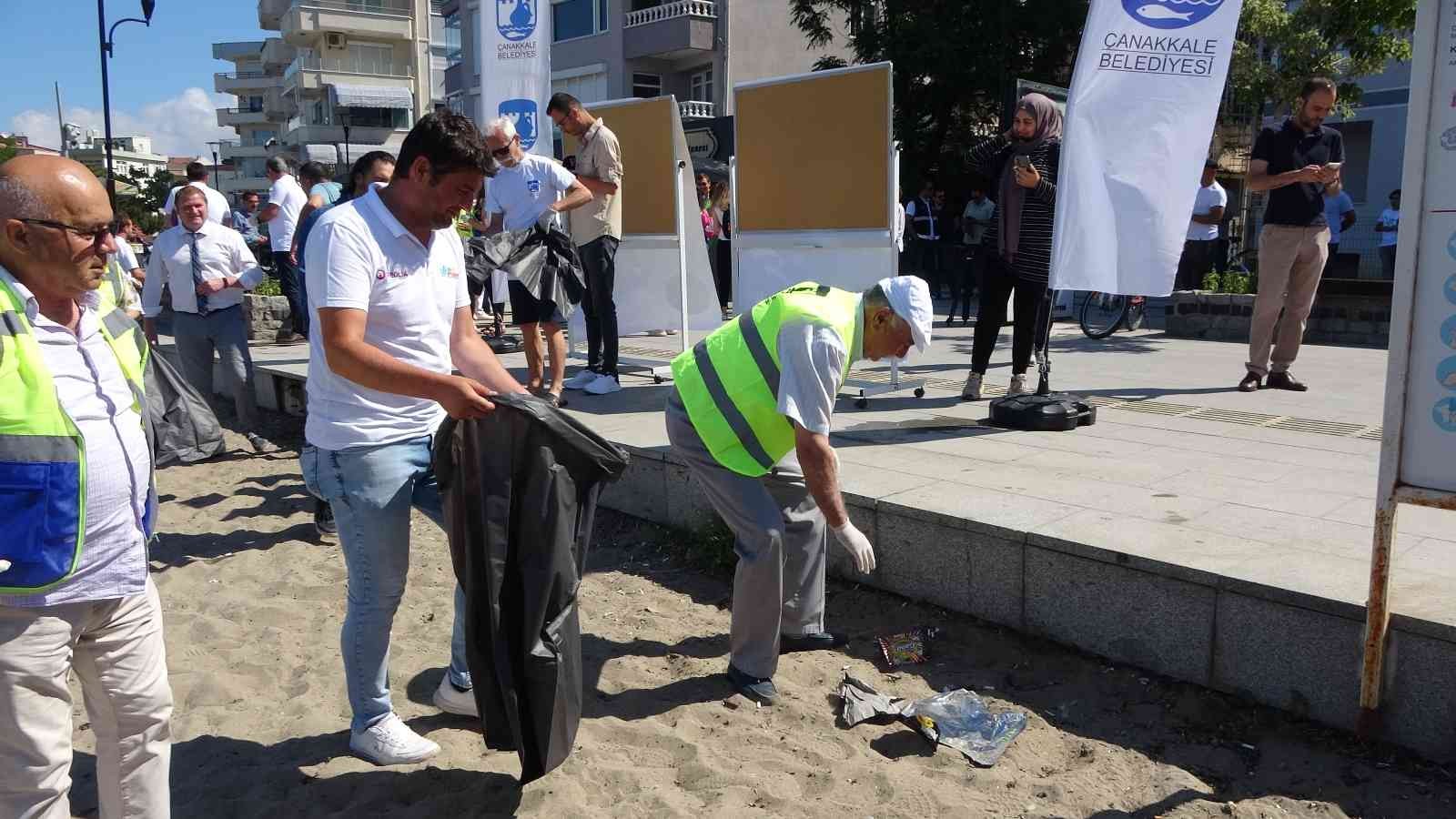 Marmara Denizi etkinlikleri çerçevesinde Çanakkale’de sahil temizliği gerçekleştirildi. Çanakkale’de 8 Haziran Marmara Denizi Günü dolayısıyla ...