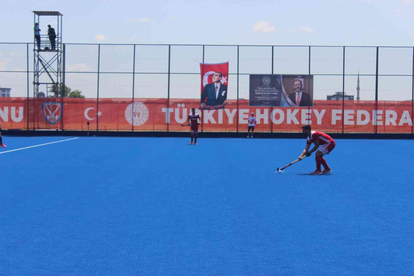 Kırklareli’nin ev sahipliğinde düzenlenen Çim Hokeyi Kulüpler Avrupa Şampiyonası’nda Türkiye temsilcisi Nizip Zeugma, Finlandiya temsilcisini 9-0 ...