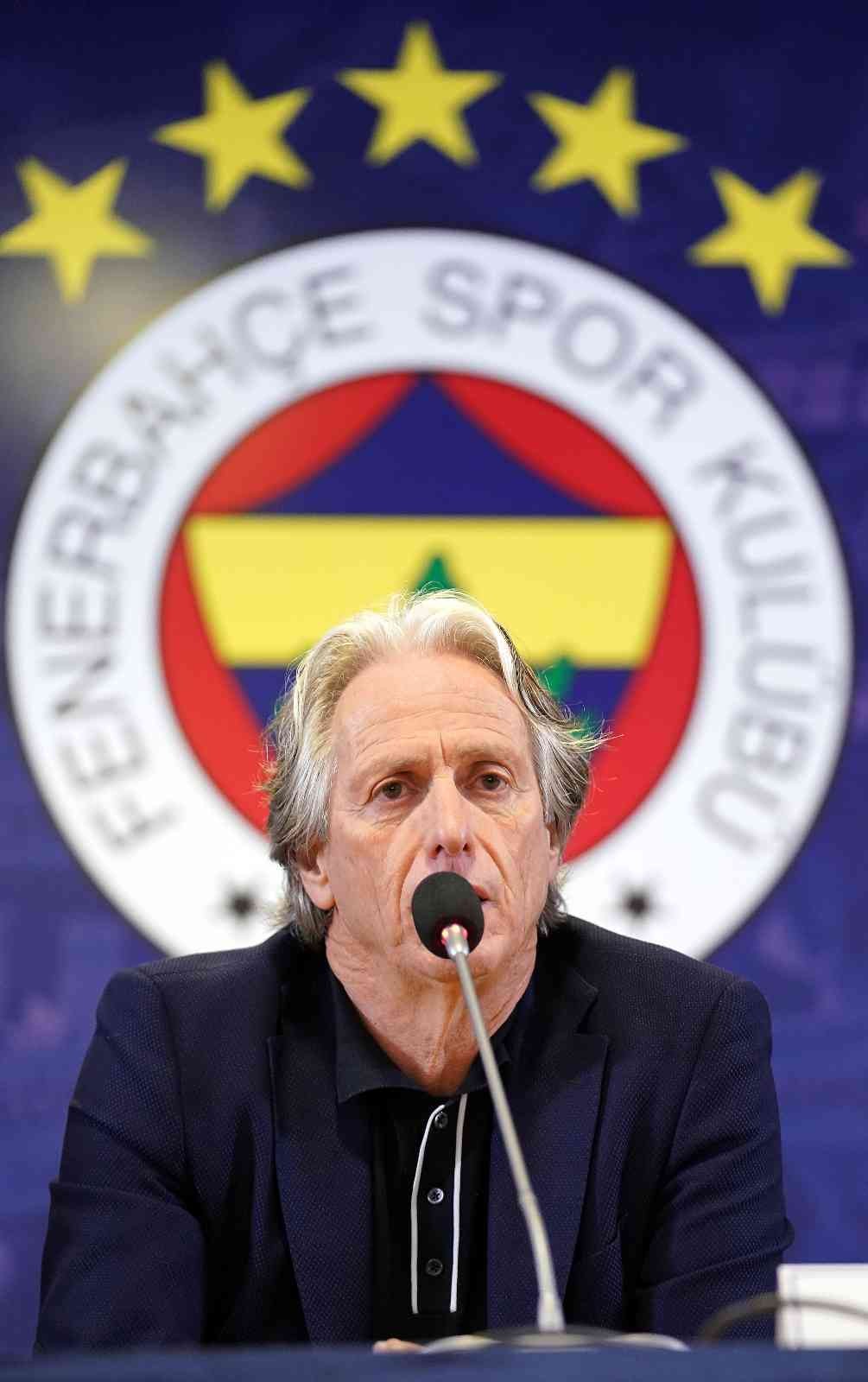 Fenerbahçe Teknik Direktörü Jorge Jesus, ”Ben kendi ekibime güveniyorum. Futbolcuların, teknik ekibin çok iyi olabilmesi için en iyi imkanlara ...