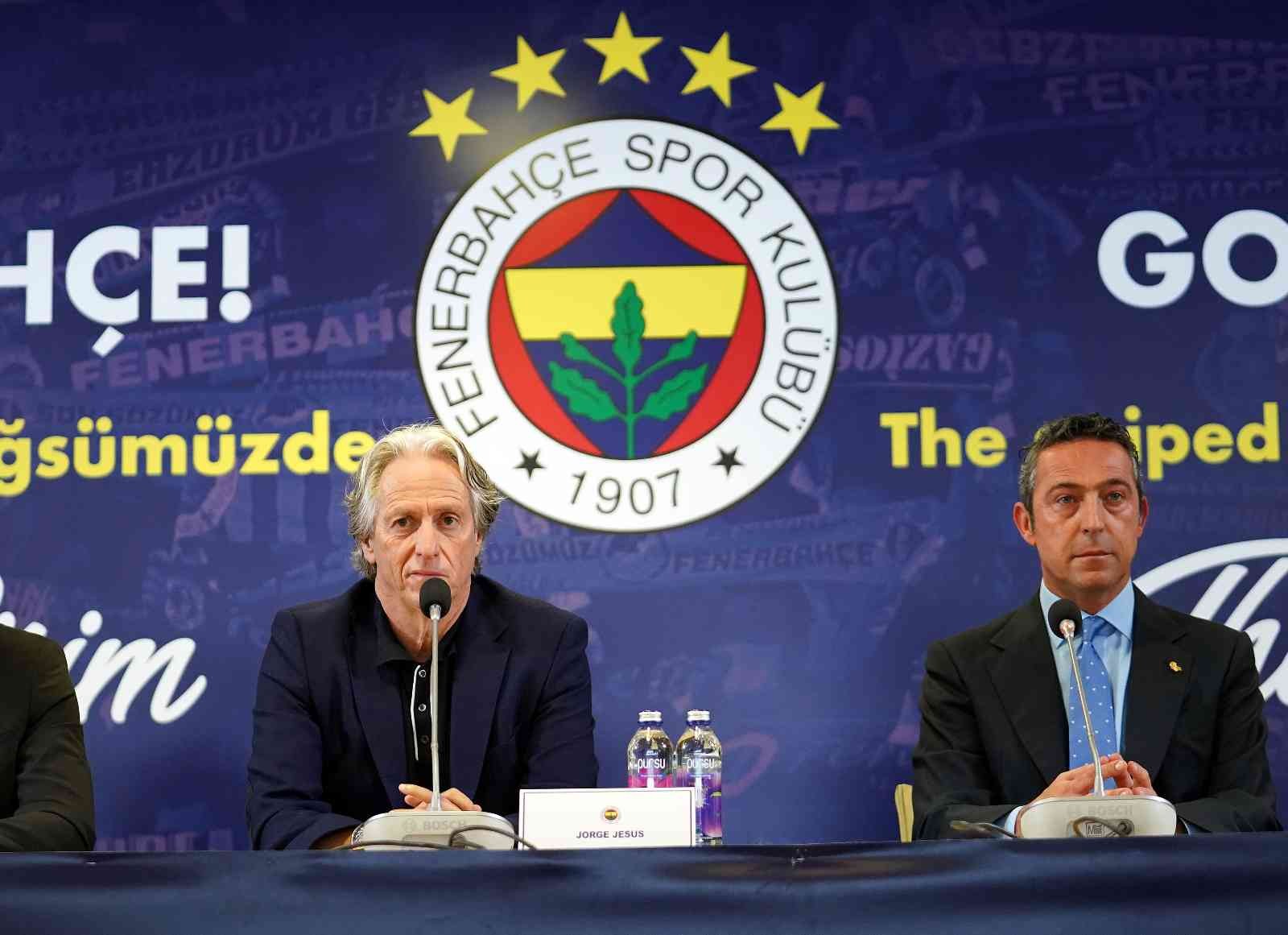 Fenerbahçe Teknik Direktörü Jorge Jesus, ”Ben kendi ekibime güveniyorum. Futbolcuların, teknik ekibin çok iyi olabilmesi için en iyi imkanlara ...