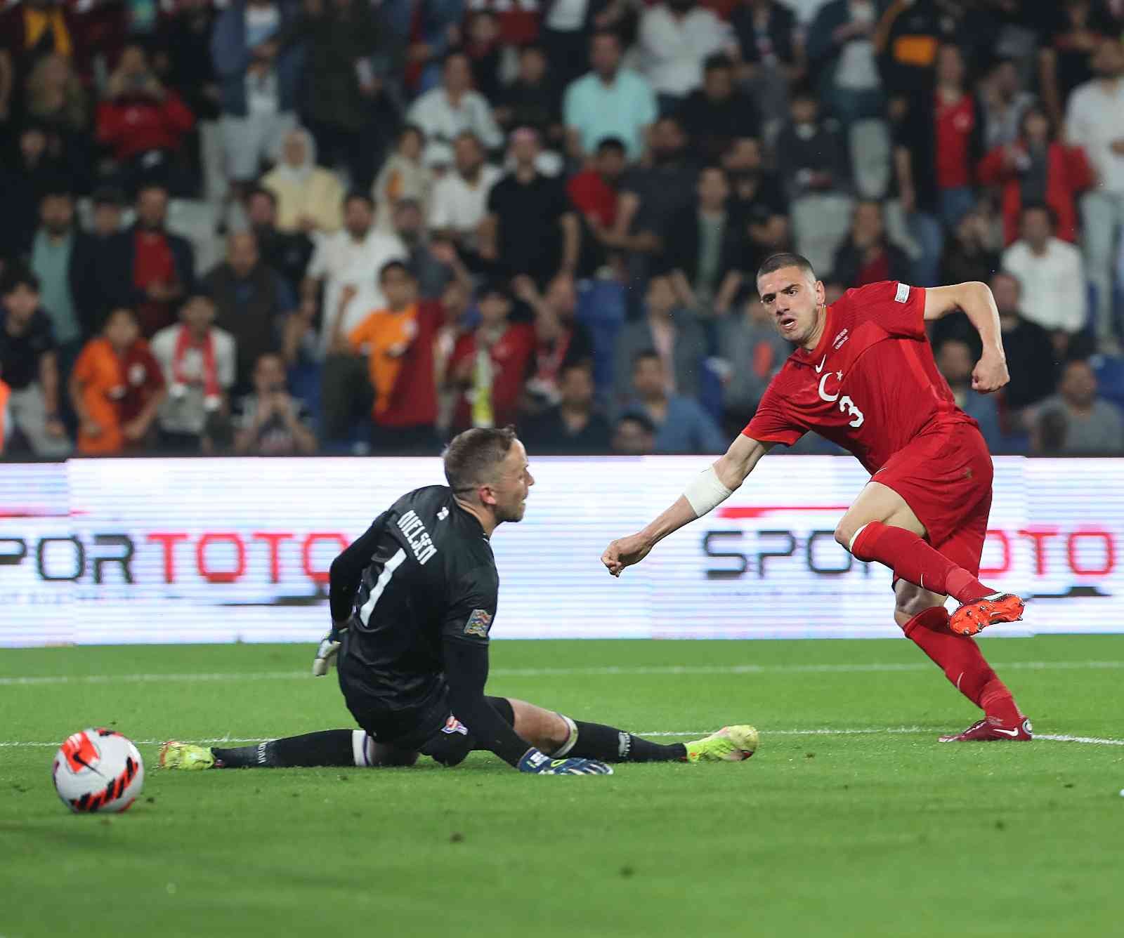 A Milli Futbol Takımı’nın deneyimli oyuncusu Merih Demiral, Uluslar C Ligi’nde 2 maçta da gol yemediklerini ifade ederek, “Lüksemburg maçında da ...