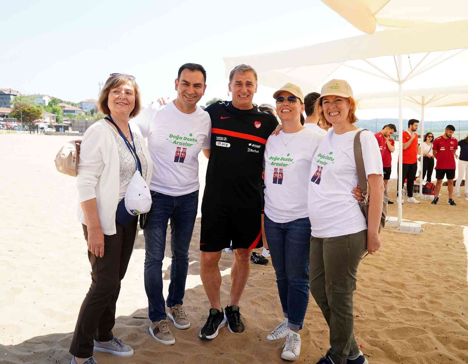 A Milli Futbol Takımı Teknik Direktörü Stefan Kuntz ve milli futbolcular, 5-11 Haziran tarihleri arasındaki Çevre Koruma Haftası’nın önemine ...