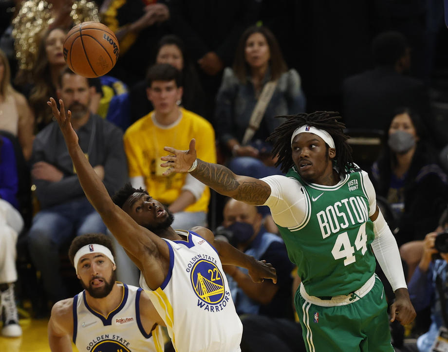 NBA finalinde Boston Celtics, deplasmanda karşılaştığı Golden State Warriors’ı 120-108 mağlup ederek, seride 1-0 öne geçti. NBA’de final heyecanı ...