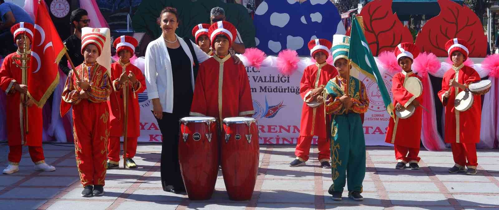 Edirne’de öğrencilerin devamsızlık sorununu çözmek için kurulan mehter takımı, verdiği konserle vatandaşların beğenisini kazandı. Merkez Meriç ...