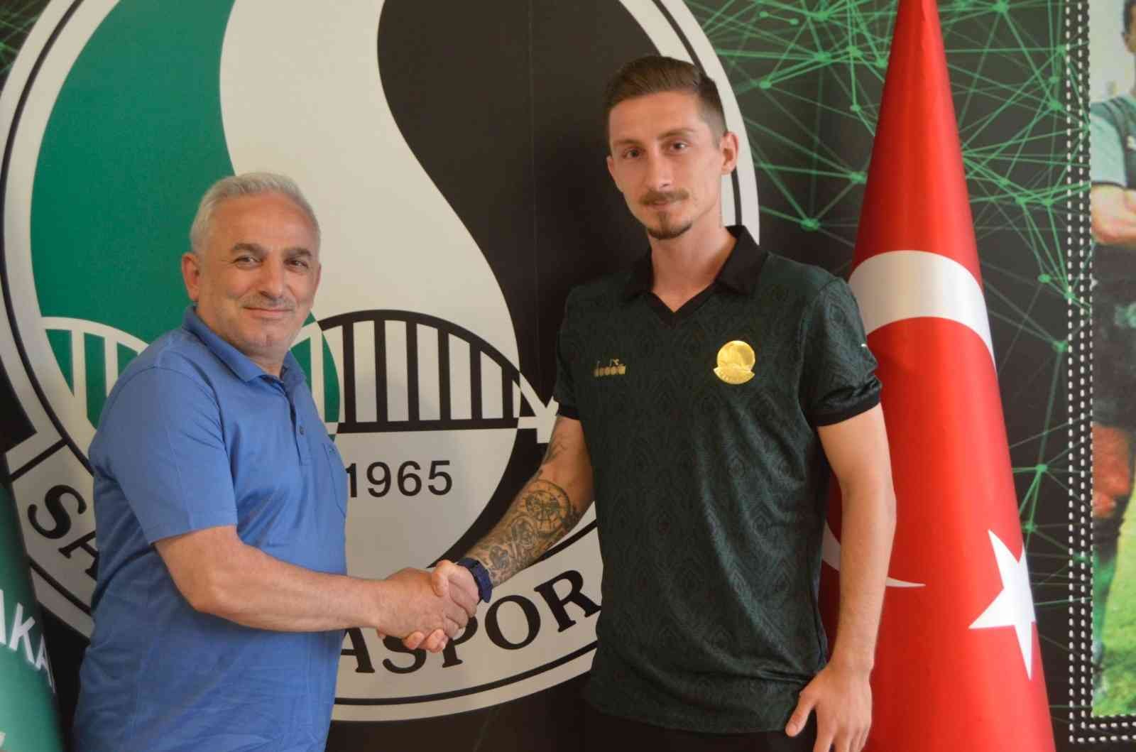 Sakaryaspor, 1461 Trabzon FK forması giyen Hakan Yavuz ile 3 yıllık sözleşme imzaladığını duyurdu. Spor Toto 1. Lig’e yükselen Sakaryaspor’da ...