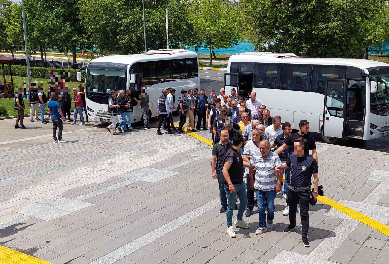 PKK/KCK’ya bağlı faaliyet gösterdiği öne sürülen Halkaların Demokratik Kongresine (HDK) yönelik Tekirdağ merkezli 11 ilde düzenlenen operasyonda ...