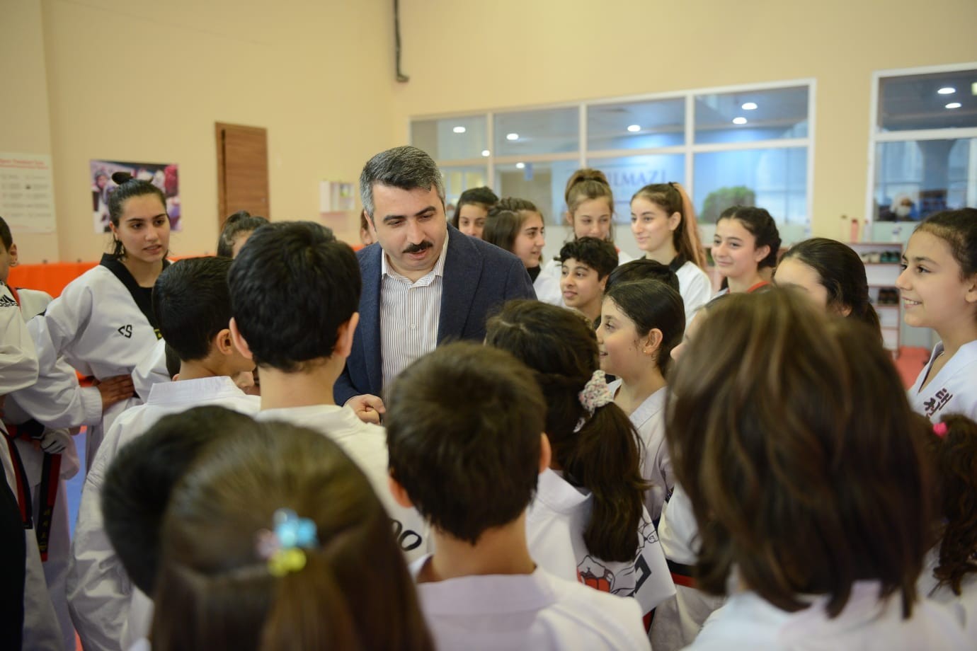 Gençlerin gelişimi ve kötü alışkanlıklardan uzak kalması için önemli projeleri hayata geçiren Yıldırım Belediyespor’un, Yaz Spor Okulu kayıtları ...