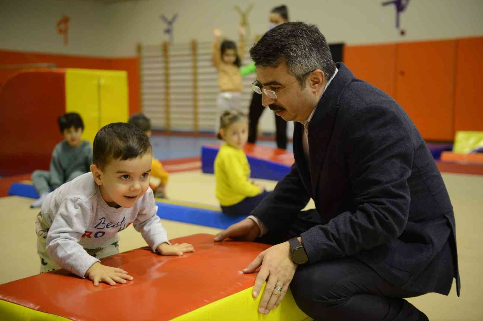 Gençlerin gelişimi ve kötü alışkanlıklardan uzak kalması için önemli projeleri hayata geçiren Yıldırım Belediyespor’un, Yaz Spor Okulu kayıtları ...