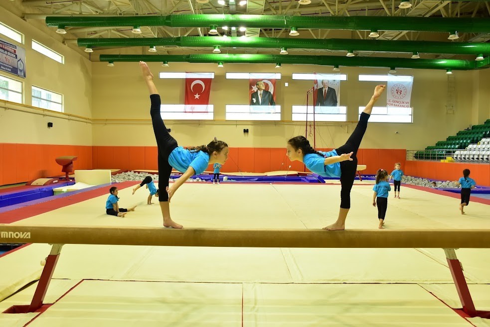 Gençlerin gelişimi ve kötü alışkanlıklardan uzak kalması için önemli projeleri hayata geçiren Yıldırım Belediyespor’un, Yaz Spor Okulu kayıtları ...